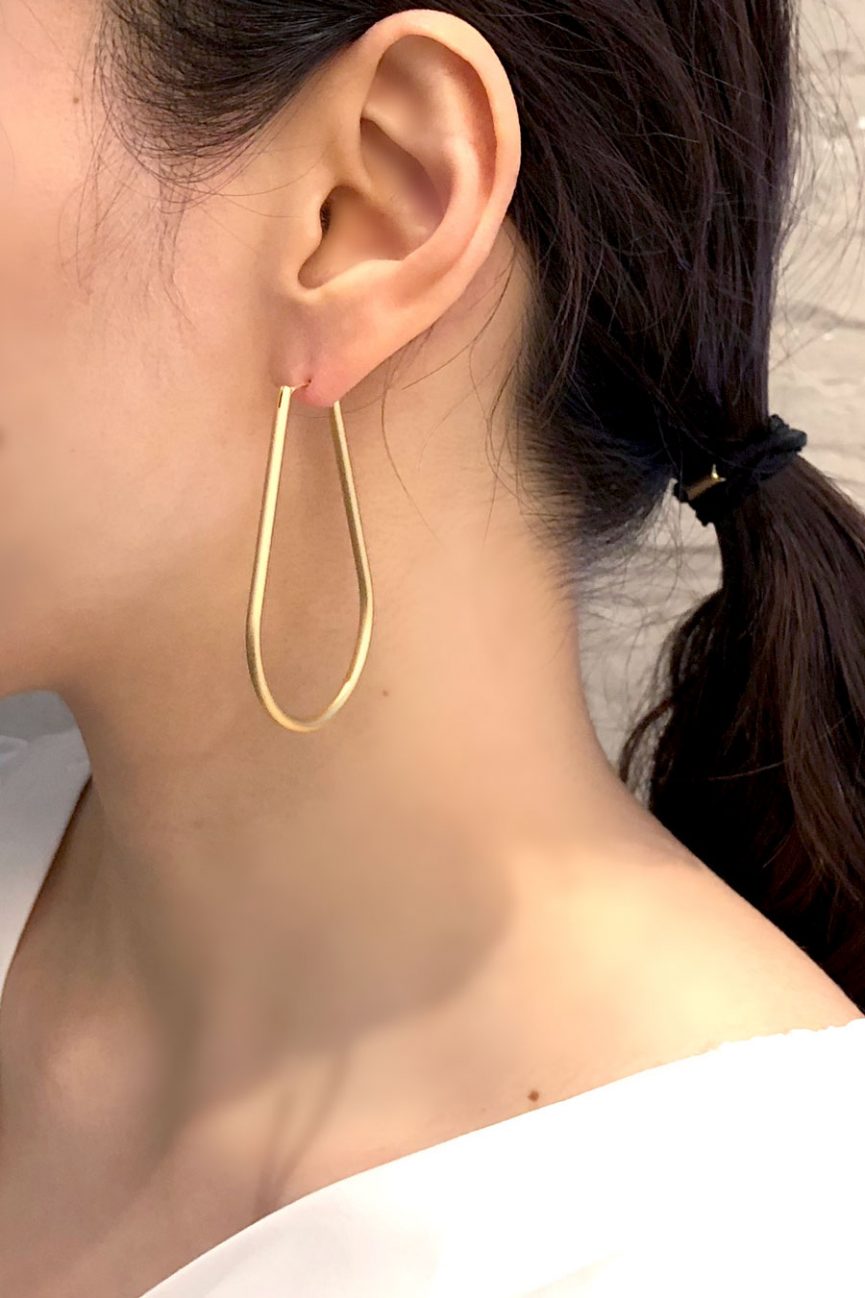 linear-gold-hoop_wear02